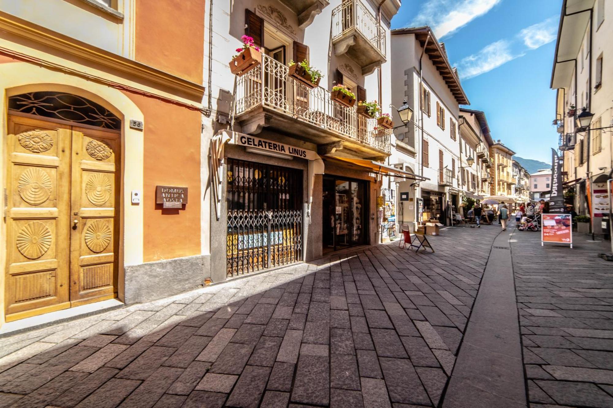 Domus Antica Aosta Hotel Kültér fotó